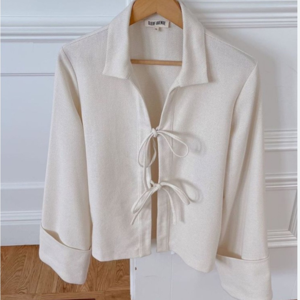 Djerf Avenue Occasion Top Tie front cardigan